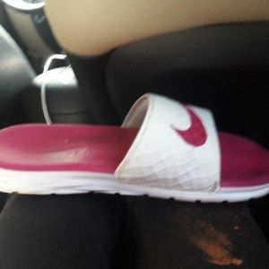 Nike slides